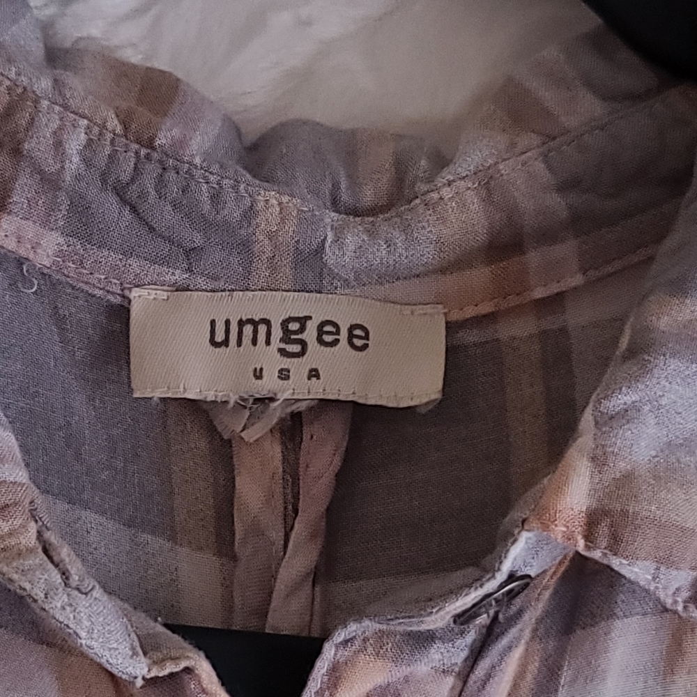 Umgee Cold Shoulder Top Size L - Picture 4 of 6